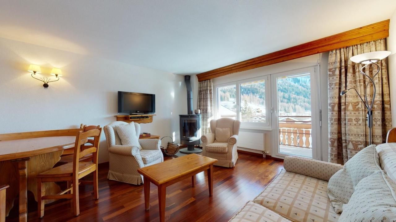 Gonenstein Residence in Leukerbad, entire apartment/studio with balcony Buitenkant foto